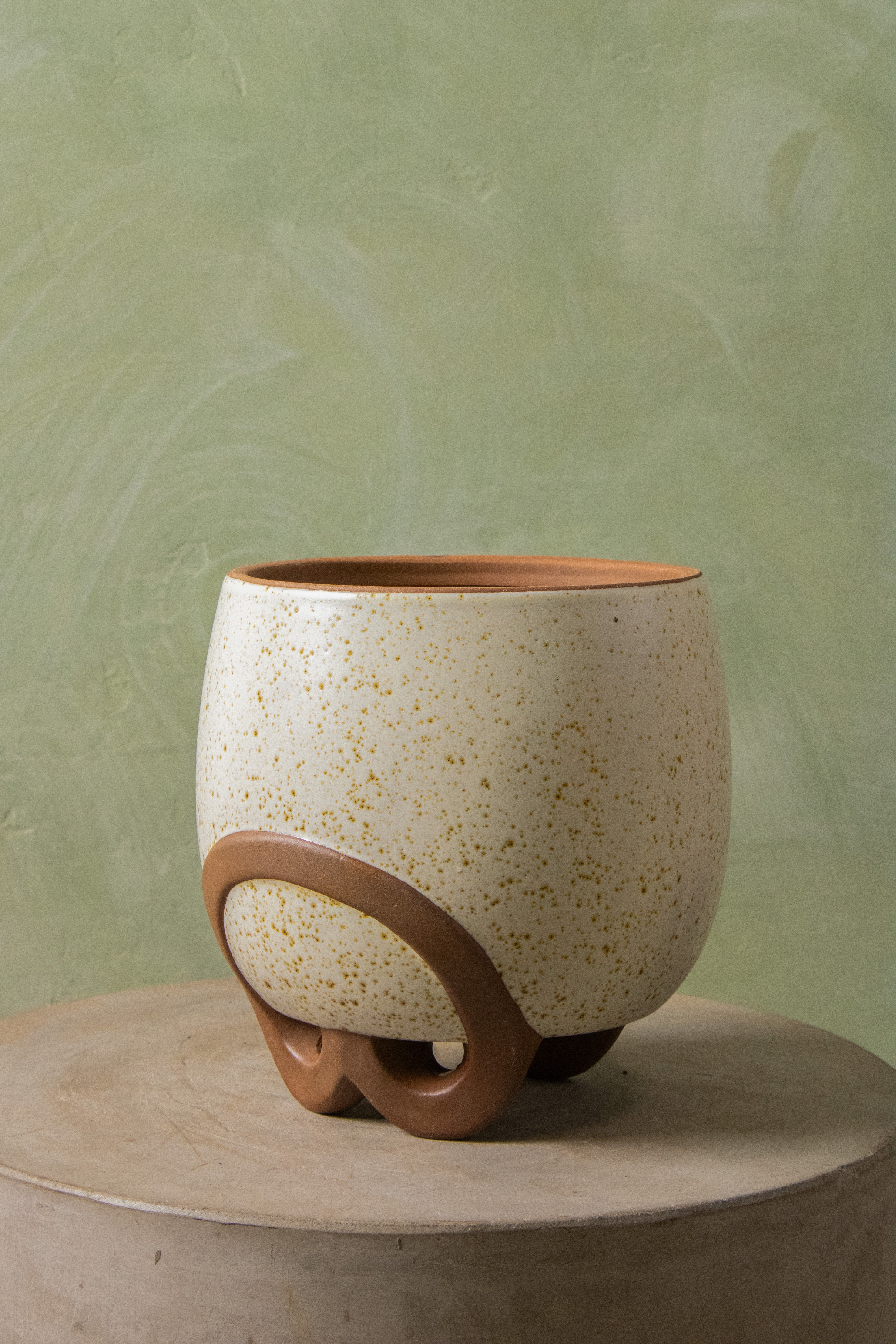 POTS & PLANTERS